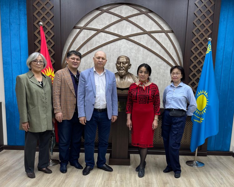 Representatives of the Eurasian Union of Designers and the Union of Ethnographers at EIU