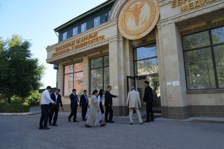 Visit of Chinese delegation from Qingdao University to Eurasian International University