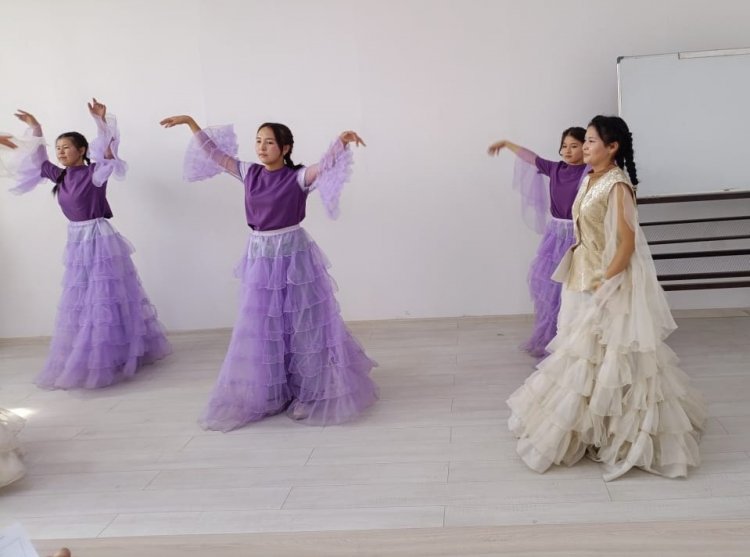 Кесиптик майрам кут болсун!